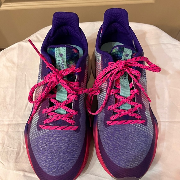 New Balance CoCo sneakers. Size 6.5. Excellent condition. - Picture 5 of 5